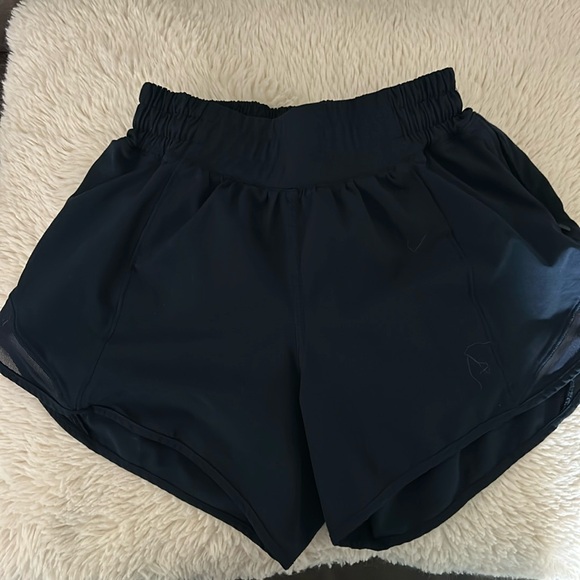 Lululemon size 0 Tall navy Hotty Hot shorts - Picture 1 of 6